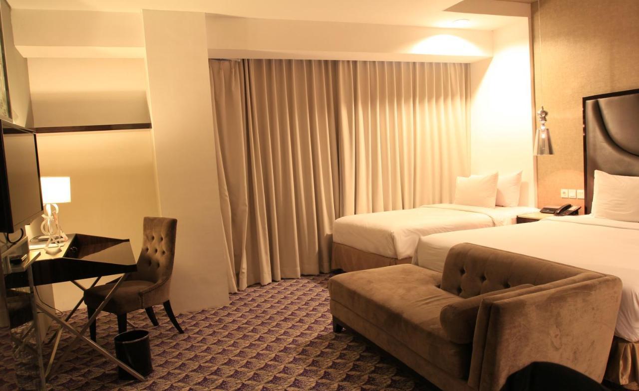 Aston Bellevue Radio Dalam Hotel Jakarta Exterior photo