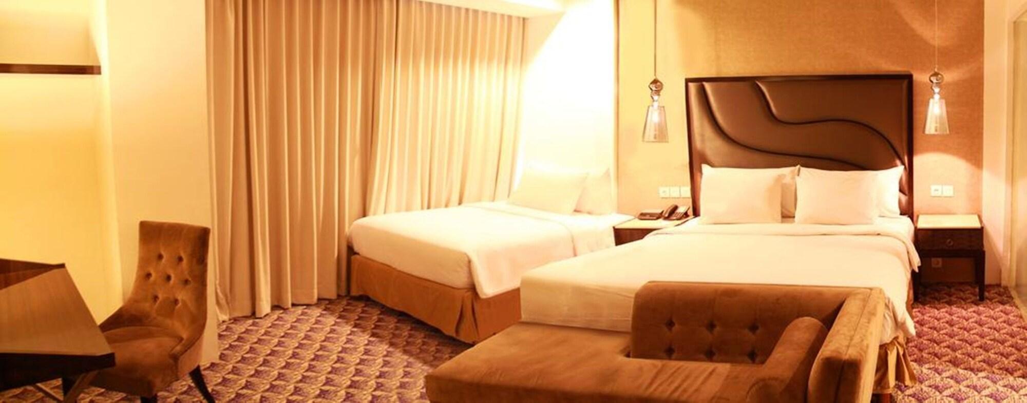 Aston Bellevue Radio Dalam Hotel Jakarta Exterior photo