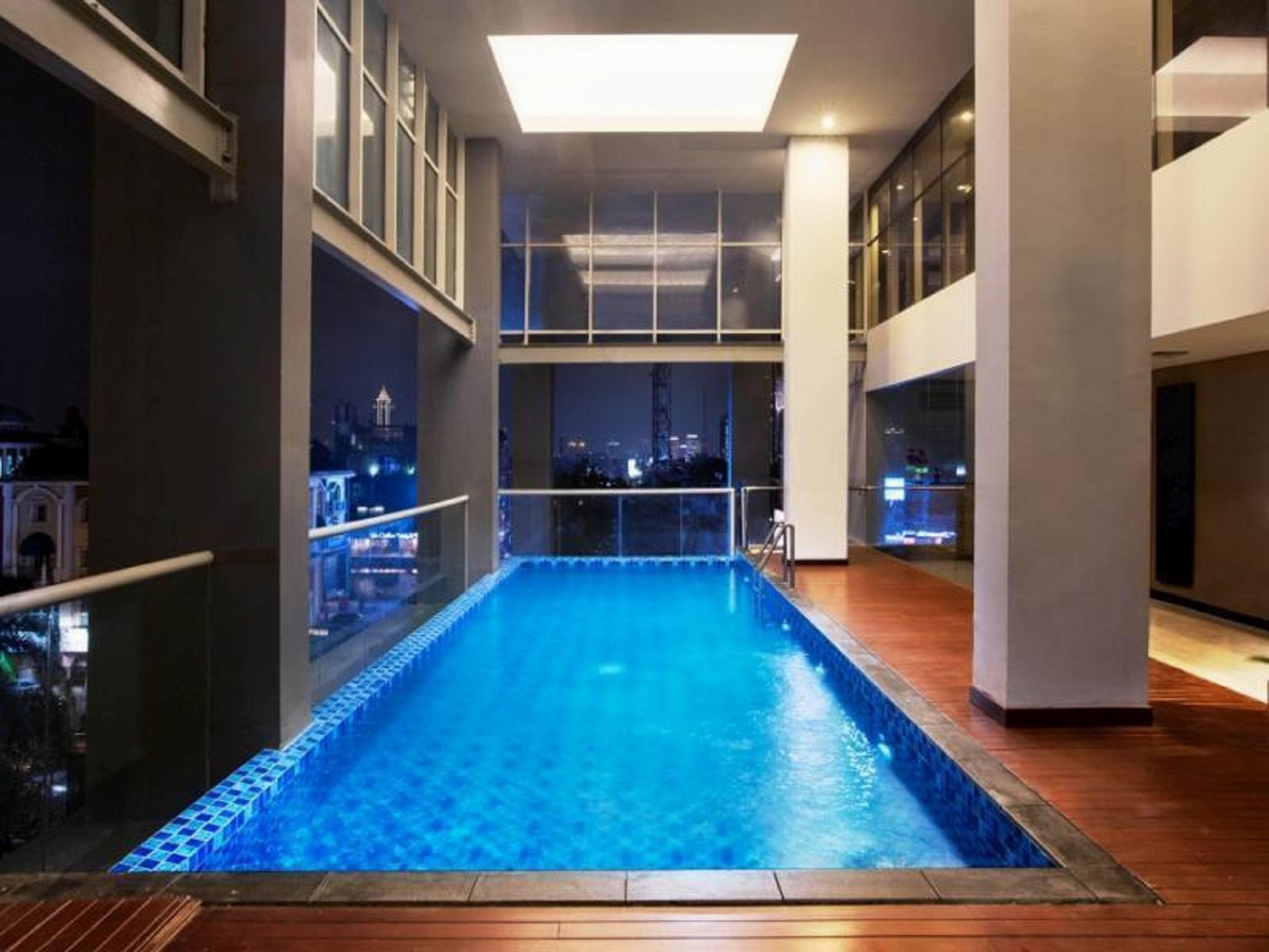 Aston Bellevue Radio Dalam Hotel Jakarta Exterior photo